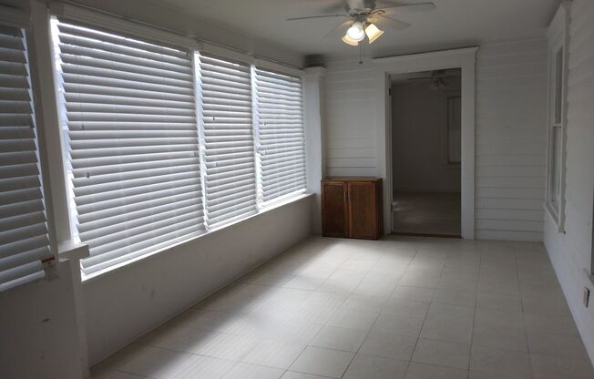 3 beds, 2 baths, $1,800, Unit APARTMENT A