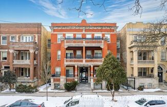 4326 28 S MICHIGAN AVE