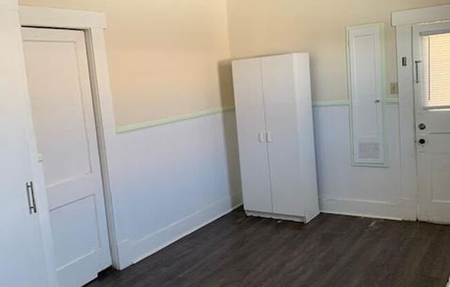 3 beds, 1 bath, $1,500