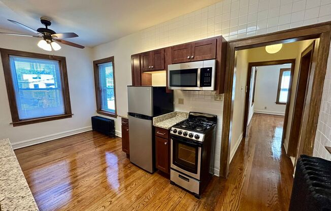 Studio, 1 bath, 400 sqft, $1,645, Unit 233-215