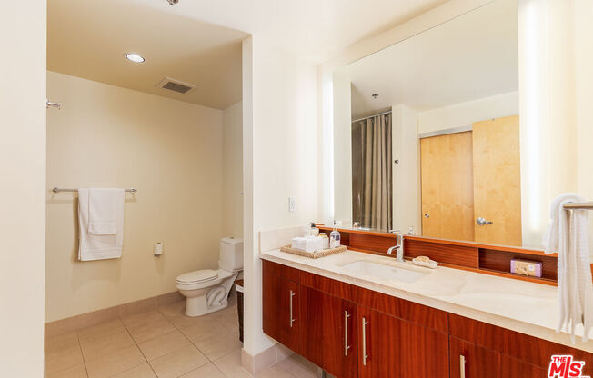 1 bed, 1 bath, 860 sqft, $3,200, Unit 407