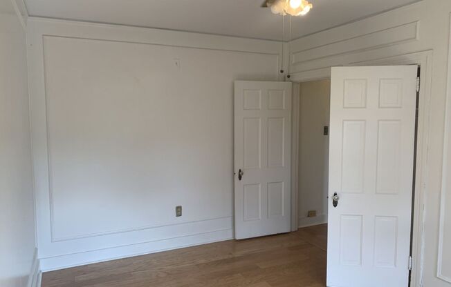 2 beds, 1 bath, $2,250, Unit 301