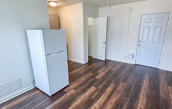 Studio, 1 bath, 275 sqft, $595, Unit 416-11