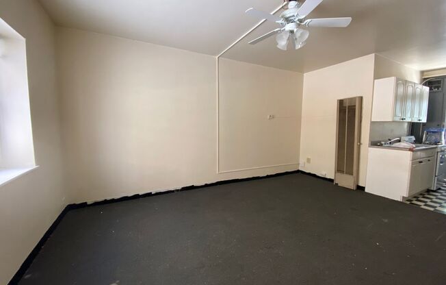 Studio, 1 bath, $795, Unit 3