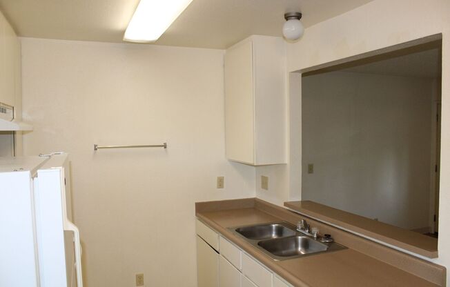 1 bed, 1 bath, $900, Unit 3503 Churn Creek Rd - 12