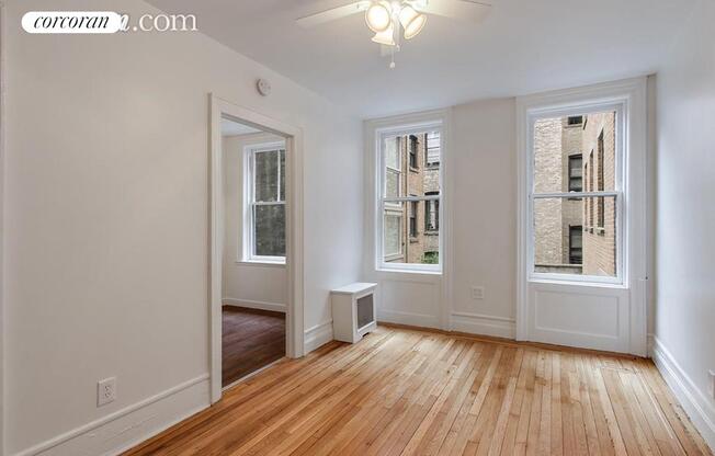 269 W 12 ST