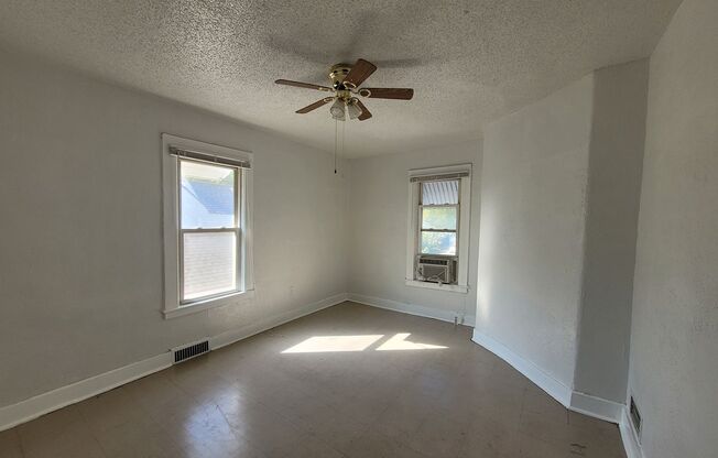 $475 - 1 bedroom/ 1 bathroom - Cozy apartment in Historic Delano