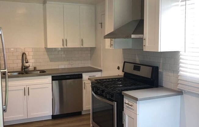 2 beds, 1 bath, $3,650, Unit 805A