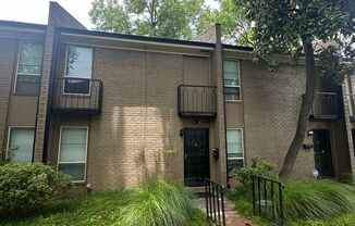 2BD/1.5BA Townhouse located in East Memphis!