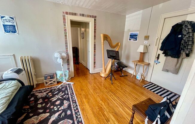 1 bed, 1 bath, $895, Unit 15