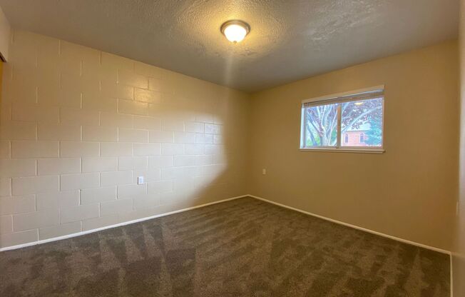 2 beds, 1 bath, 720 sqft, $1,195, Unit 170 NW 3rd Ave