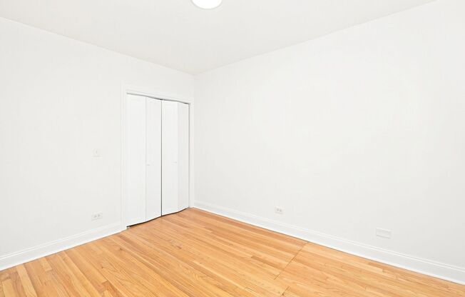2 beds, 1 bath, $2,115, Unit 3731E-2S