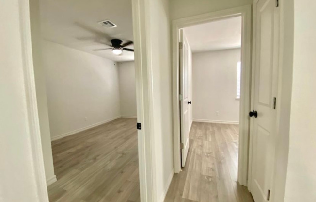 2 beds, 2 baths, 851 sqft, $1,175, Unit 43