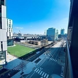 1 bed, 1 bath, 663 sqft, $3,250, Unit 827