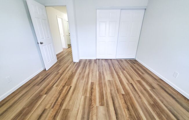 2 beds, 1 bath, 1,027 sqft, $1,299, Unit 5-207