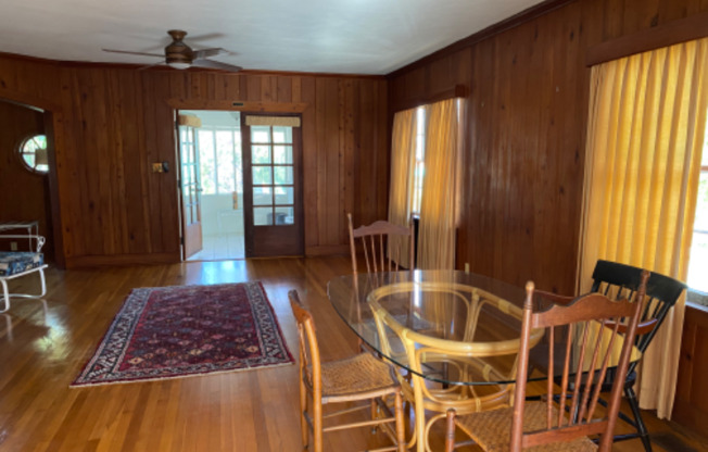 1709 SUNSET DR