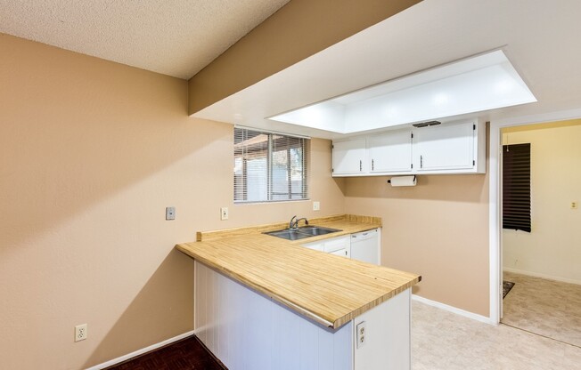 2 beds, 1 bath, $1,500