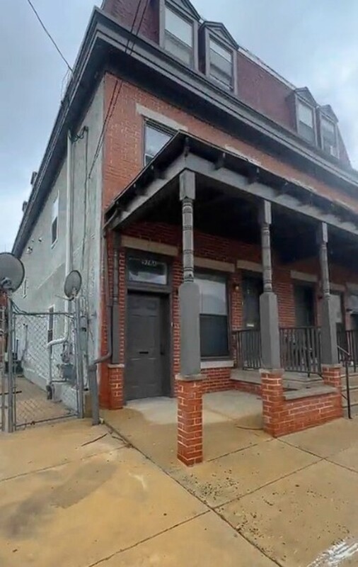 938 N 42 ST