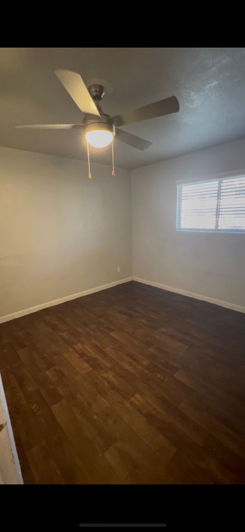 2 beds, 1 bath, 810 sqft, $1,195, Unit 01