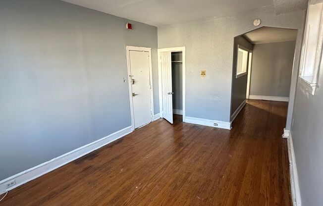 2 beds, 1 bath, 750 sqft, $1,225, Unit 6102-7