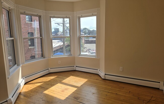 2 beds, 1 bath, 1,300 sqft, $2,700, Unit 1