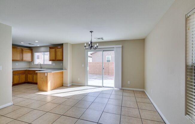4 beds, 2.5 baths, $1,900