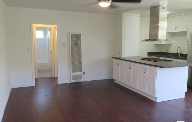 1 bed, 1 bath, 900 sqft, $2,575, Unit 4