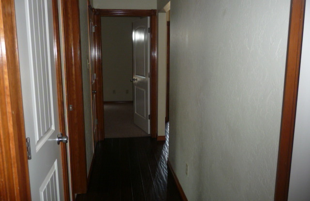 3 beds, 2 baths, $1,500