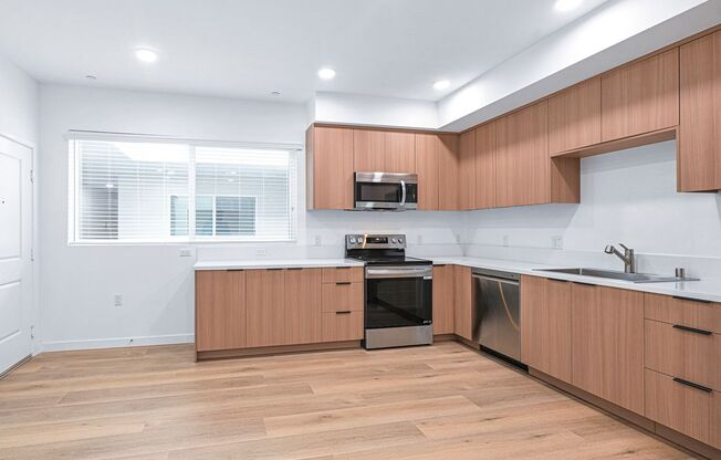 3 beds, 2 baths, 1,400 sqft, $3,700, Unit 502