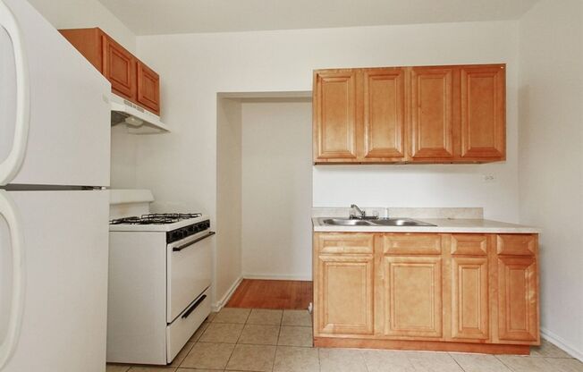 1742 E 72nd