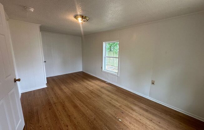 2B/1B Available in Lake Charles