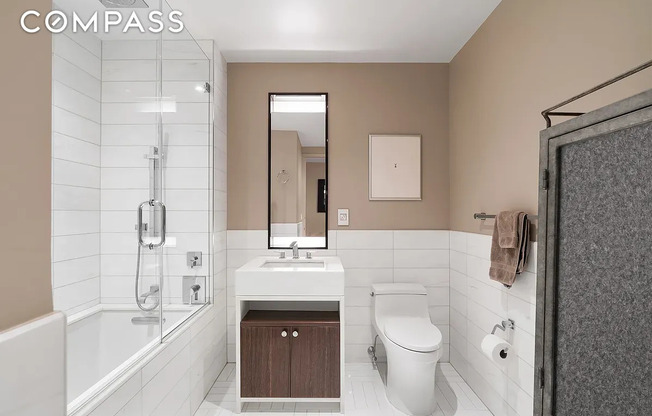 261 W 25 ST