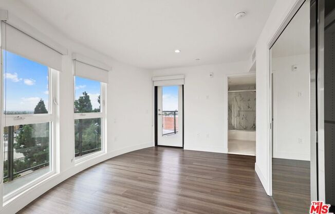 2 beds, 2 baths, 923 sqft, $3,995, Unit 404