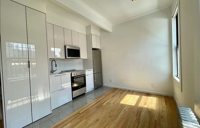 1 bed, 1 bath, $4,495, Unit 13