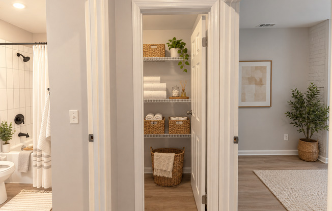 1 bed, 1 bath, 750 sqft, $1,045, Unit 1520