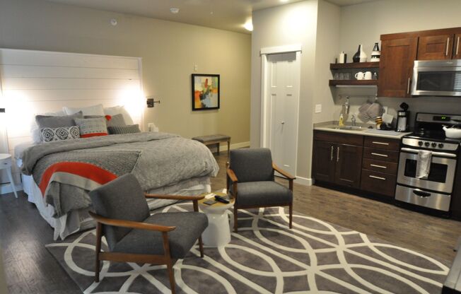 2 beds, 2 baths, $1,525, Unit 217