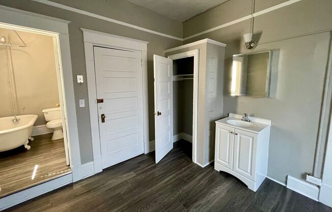 1 bed, 1 bath, 424 sqft, $795, Unit 211