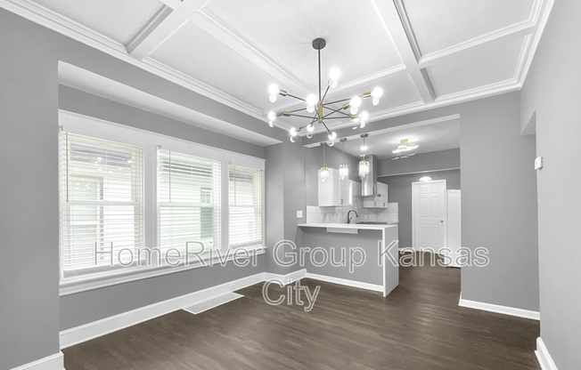 810 MONROE AVE