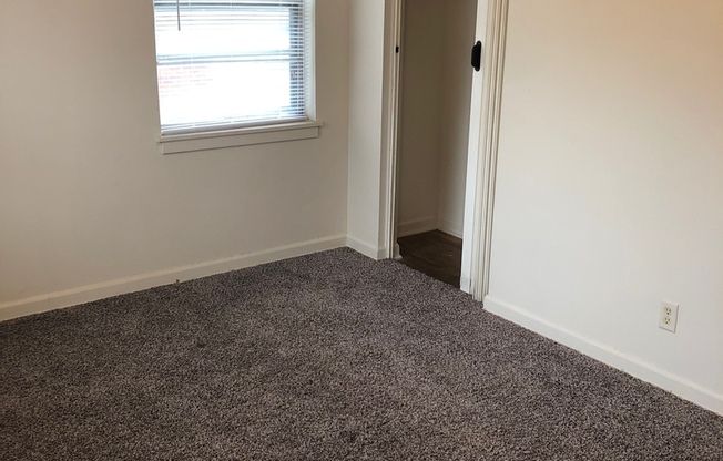 2 beds, 1 bath, 695 sqft, $725, Unit 1500-303