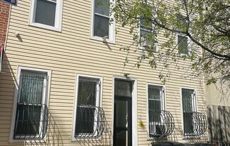 10 11 48 AVE