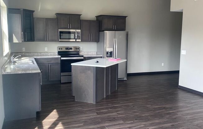 3612 Spooner Ave - $500 Security Deposit!