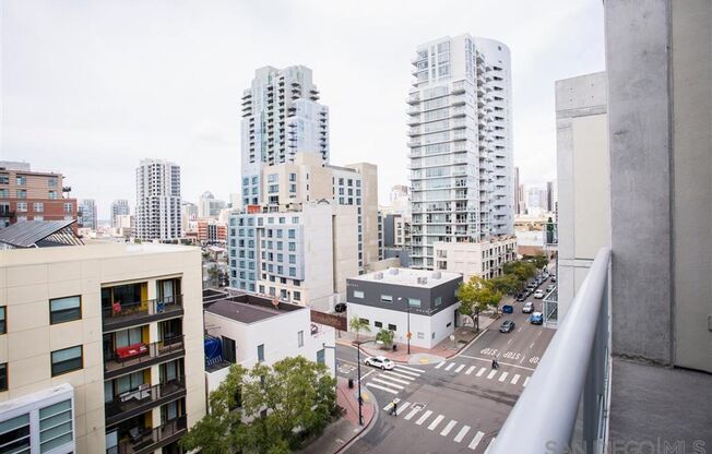1 bed, 1 bath, $2,500