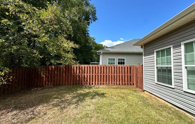 3 bed/2 bath home with 1-car garage for rent in Canterbury Farms (Columbia County)!