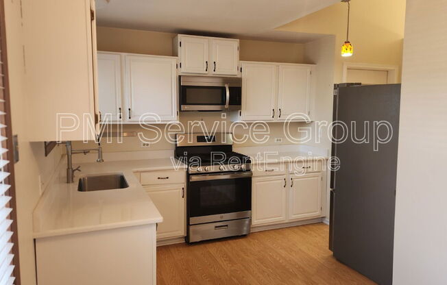 985 West Ct Unit C