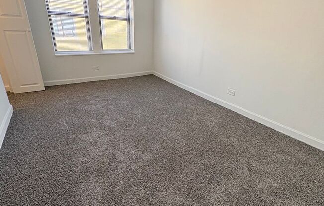 2 beds, 1 bath, 930 sqft, $1,250, Unit WL 302