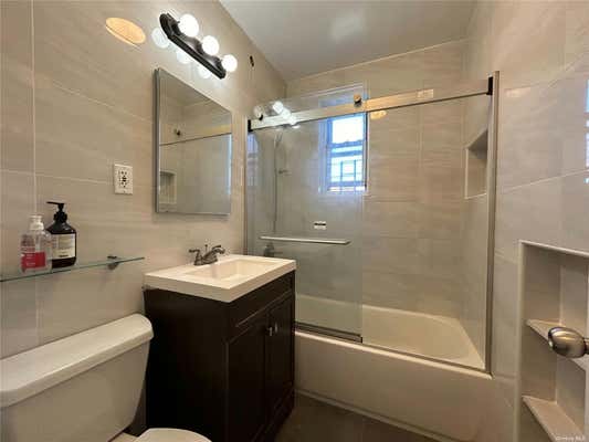 1 bed, 1 bath, $2,300, Unit C61