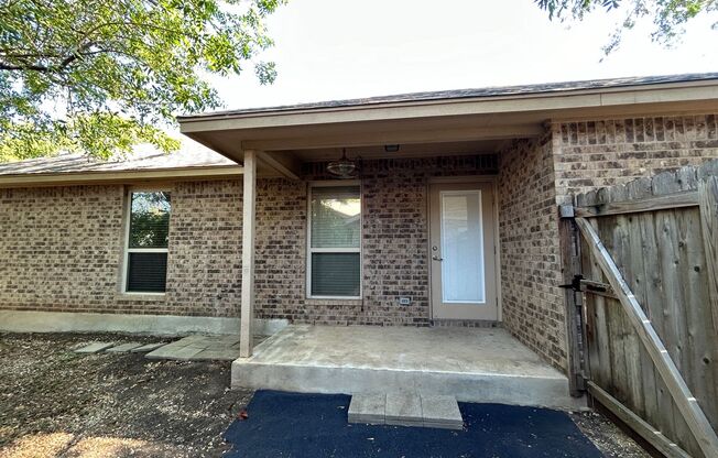 3 beds, 2 baths, $1,525