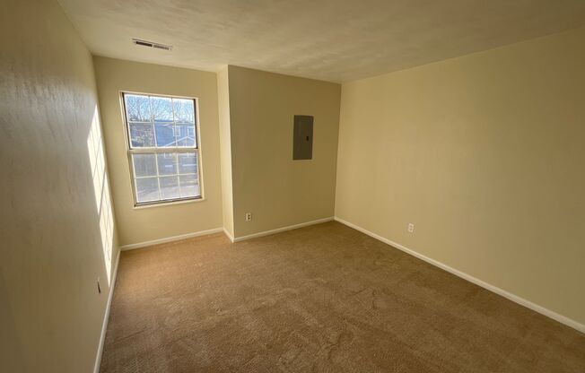 2 beds, 1 bath, $1,195, Unit 7931-07