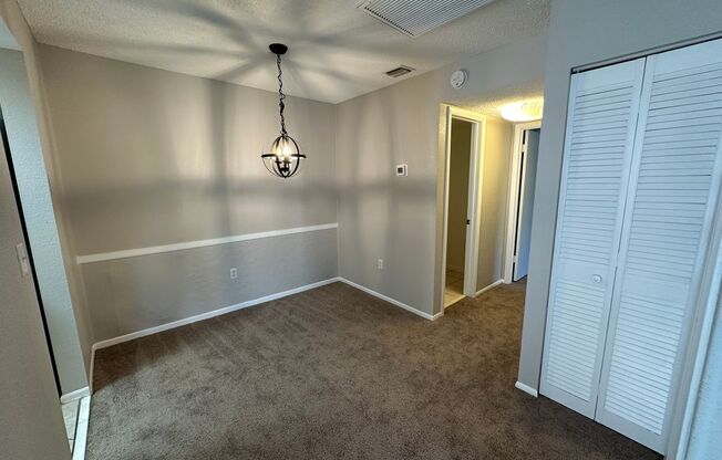 **MOVE IN SPECIAL $500 Off the first months rent** COZY 2 Bedroom/1.5 Bathroom 2nd Floor Condo!!