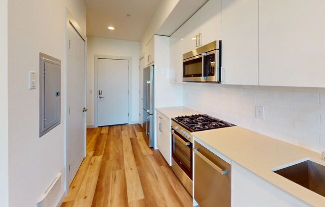 Studio, 1 bath, 435 sqft, $1,665, Unit 310